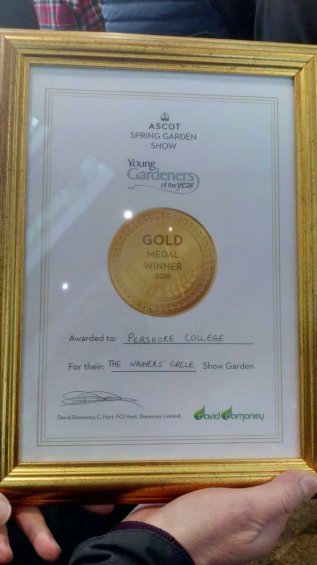 Gold certificate for Pershore College team